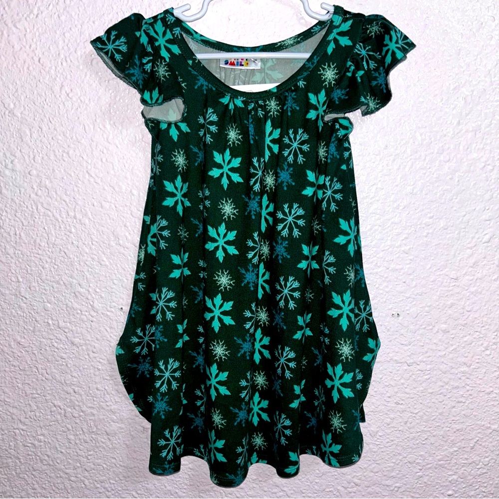 Dot dot smile girls 2t green snowflake swing dress